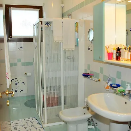 Relax In A With Pool And Terrace ביביונה