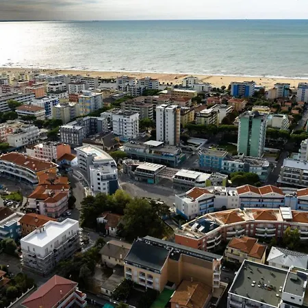 Relax In A With Pool And Terrace *